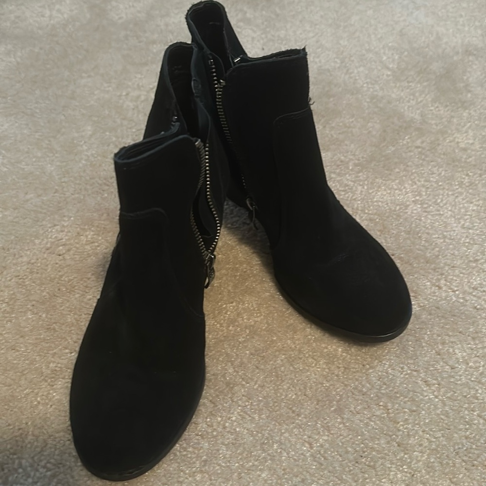 Women’s wedge booties